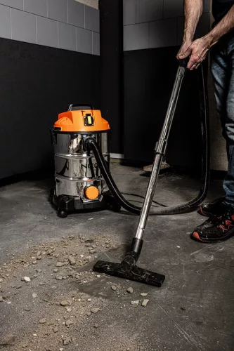 Száraz/vizes ipari porszívó, 1400W/18KPA, 30L INOX tartály, gépcsatlakozó aljzat, komplett tartozékszett