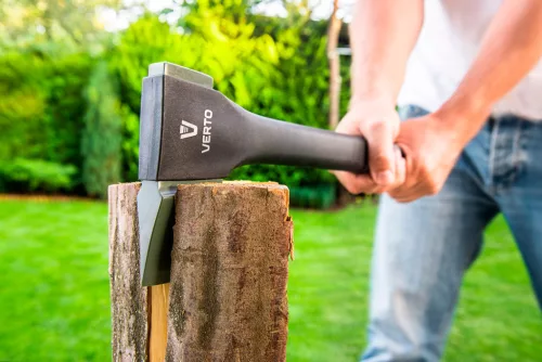 Balta 870g, fej 540g, üvegszálas nyél 17.5"