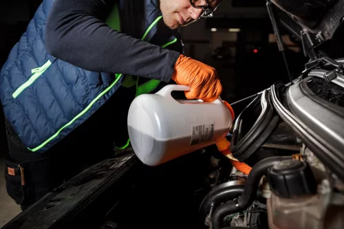 Olaj és hűtőfolyadék beöntő kanna, flexi csővel, 3L