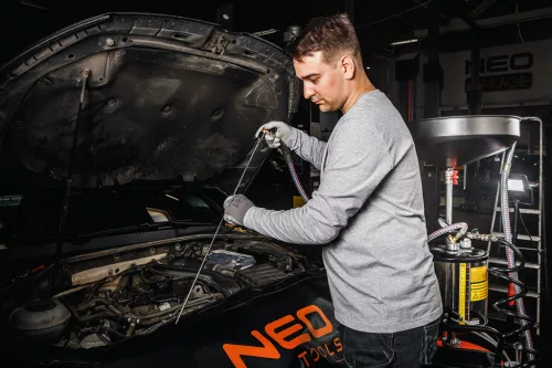 Mobil olajleeresztő, leszívó készülék, pneumatikus, leeresztő tál 10L, ellenőrzőhenger 10L, gyűjtőtartály 70L