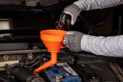 Tölcsér 160mm, 1.2L, hajlított kifolyóval, polietilén