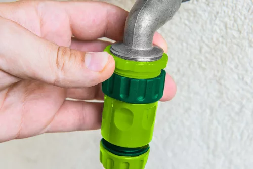 30db csapcsatlakozó 1/2"- 3/4", kínálódobozban