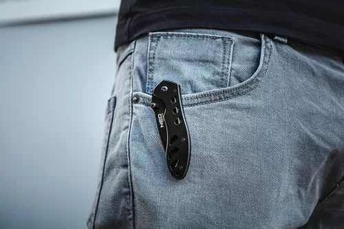 Összecsukható kés, 90mm-es penge, többcélú felhasználásra