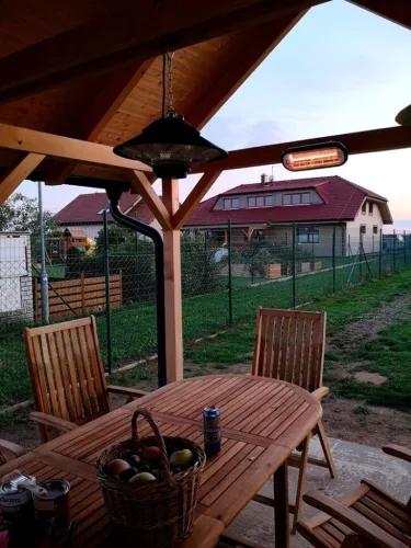 Halogén, infravörös hősugárzó 2000W, IP65, infrav. arany halogén izzó, kül/beltéri, fal és menny., 24m2-ig