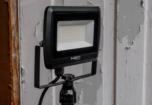 Reflektor állványos 230V/30W, 2700lum smd LED max. 1.8m